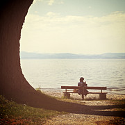 woman-on-the-shore-of-a-lake-joana-kruse